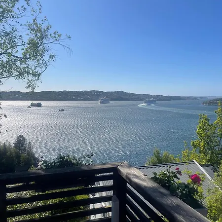 Leirvikneset Panoramic Sea View House *